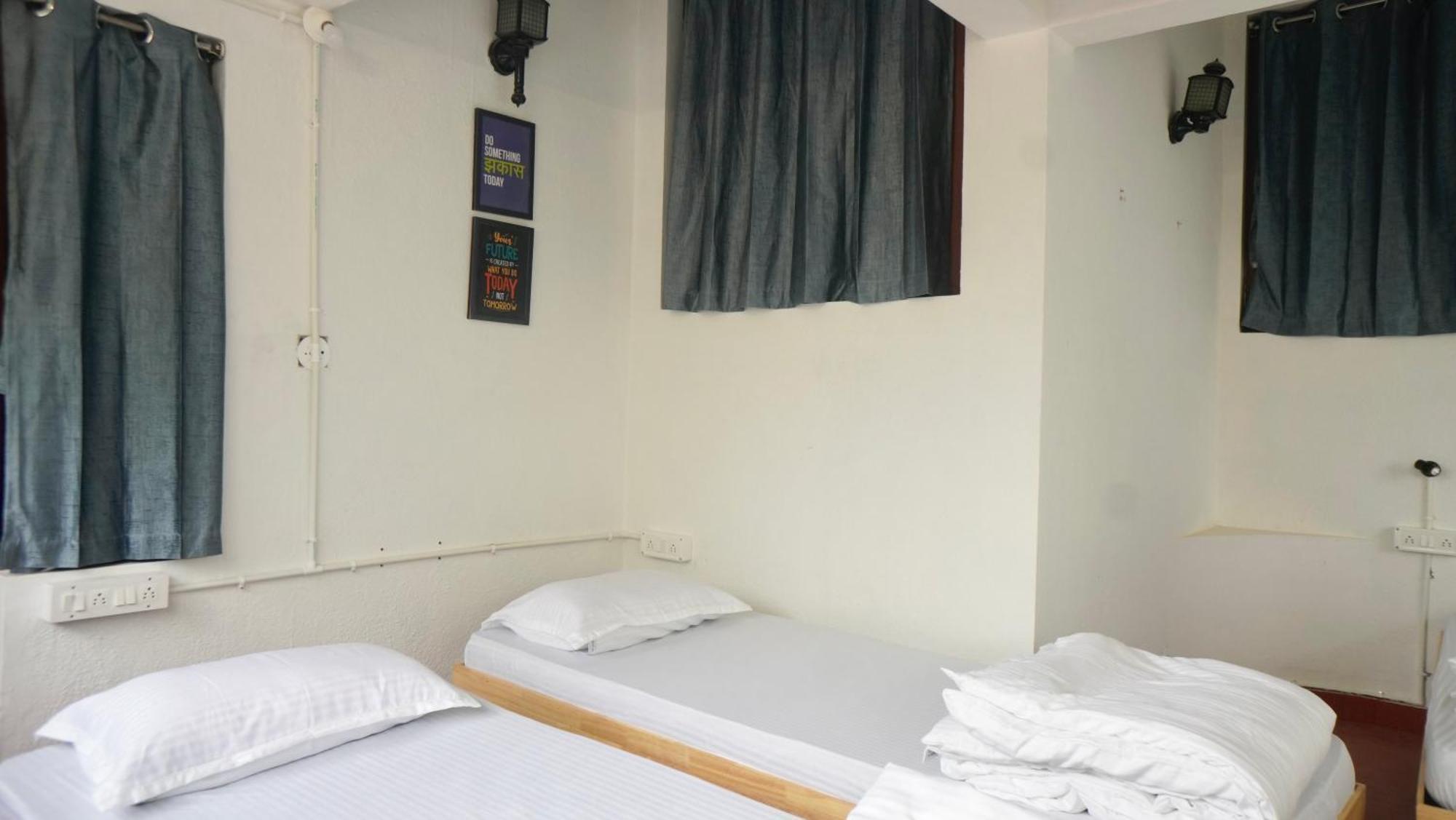 Roambay - Gokulam Hostel Мисор Екстериор снимка