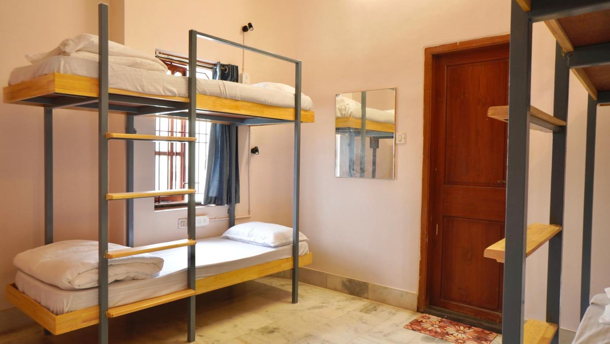 Roambay - Gokulam Hostel Мисор Екстериор снимка