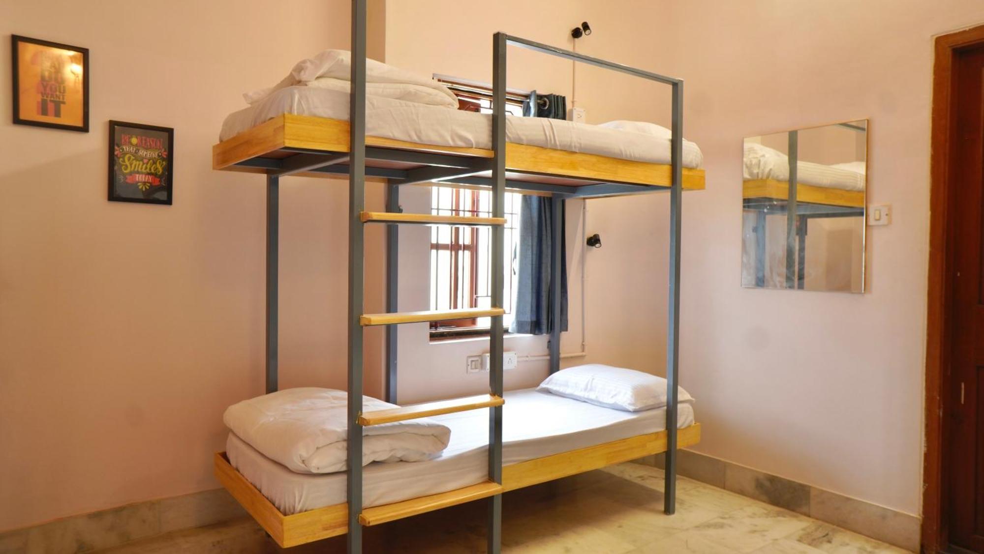 Roambay - Gokulam Hostel Мисор Екстериор снимка
