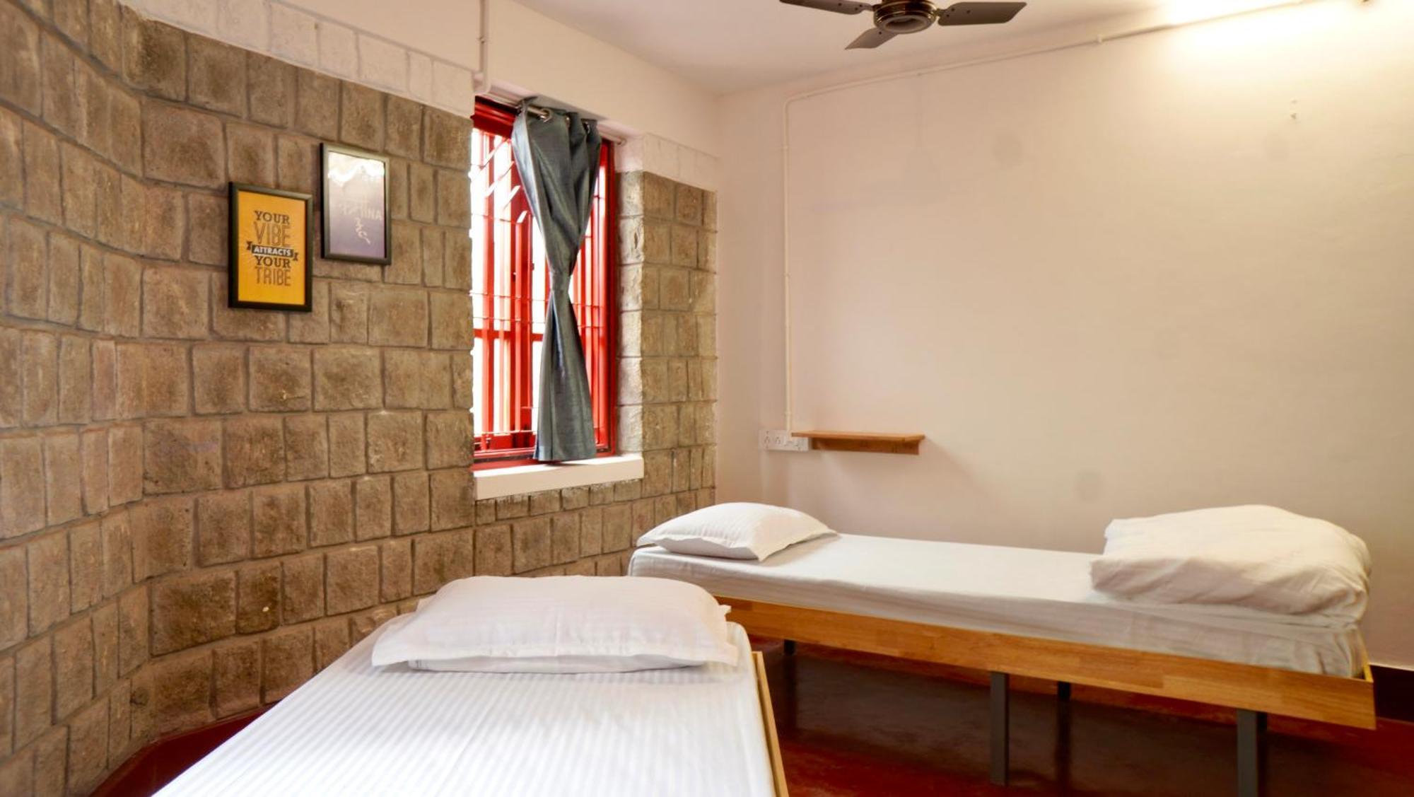 Roambay - Gokulam Hostel Мисор Екстериор снимка