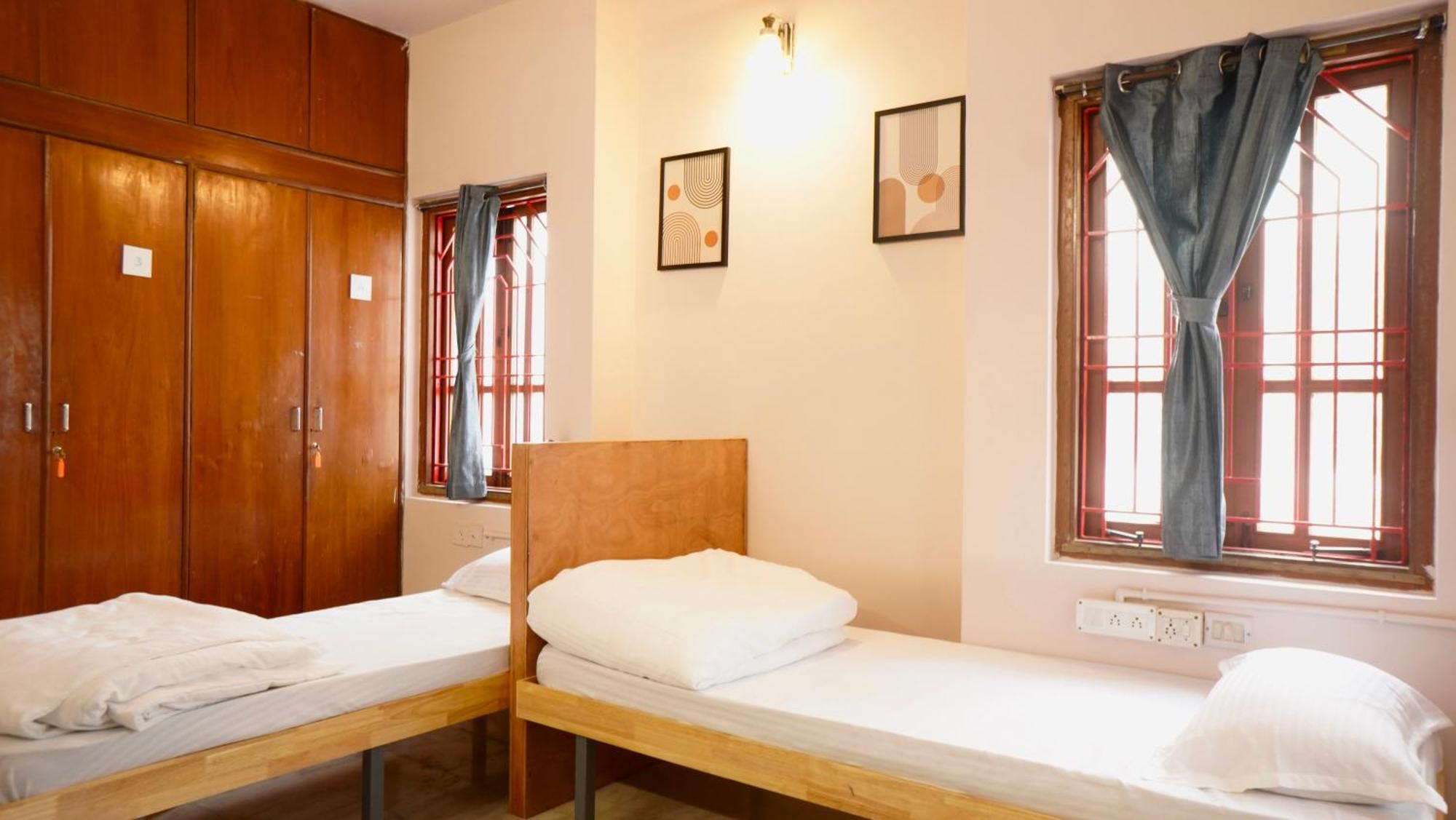 Roambay - Gokulam Hostel Мисор Екстериор снимка