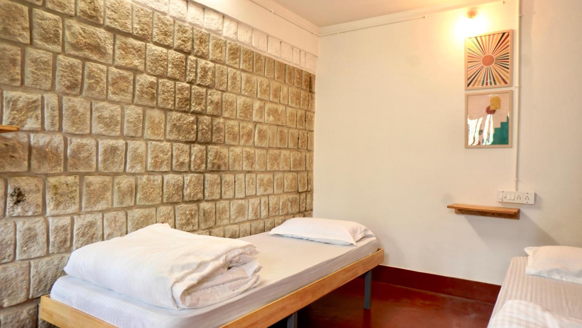 Roambay - Gokulam Hostel Мисор Екстериор снимка