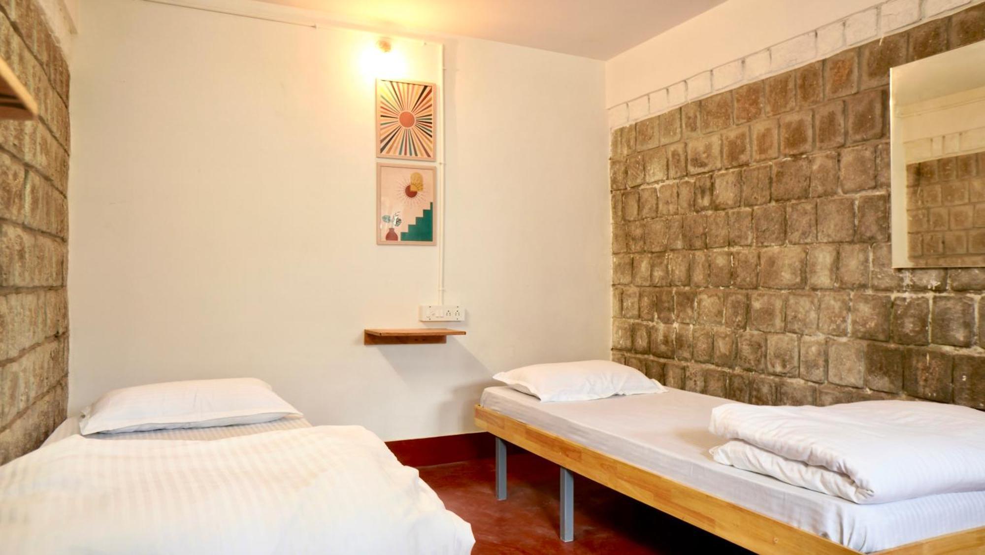 Roambay - Gokulam Hostel Мисор Екстериор снимка