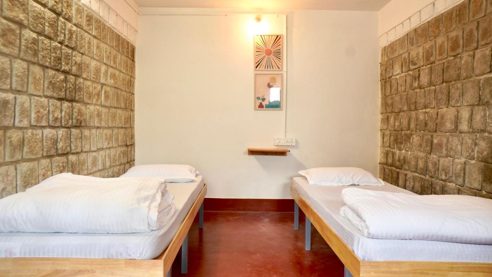 Roambay - Gokulam Hostel Мисор Екстериор снимка